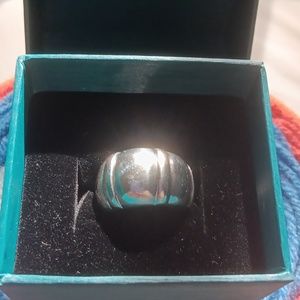 😍Beautiful ring size 7 sterling silver
